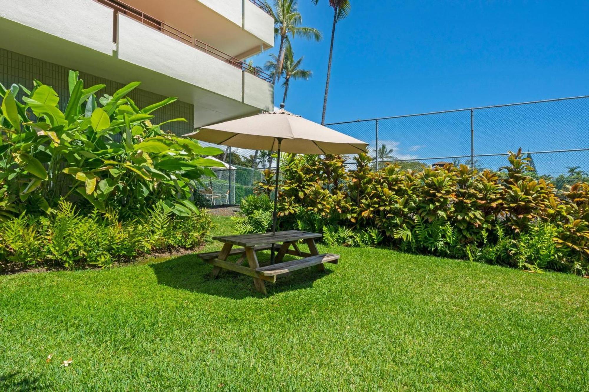 Big Island White Sands Village By Coldwell Banker Island Vacations Kailua-Kona Exterior photo